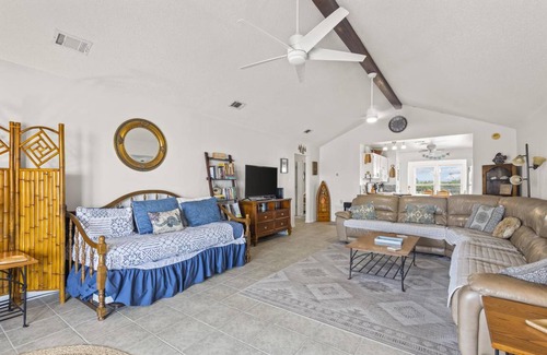 Fort Morgan House | House ∙ 3 bedrooms ∙ 10 guests