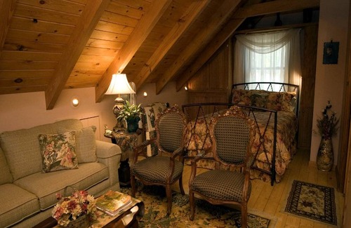 Compton House | House ∙ 3 bedrooms ∙ 12 guests
