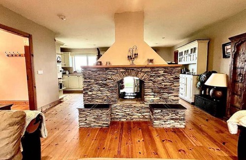 Ballinskelligs House | House ∙ 3 bedrooms ∙ 6 guests