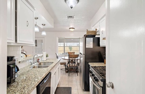 Pasadena House | House ∙ 3 bedrooms ∙ 8 guests