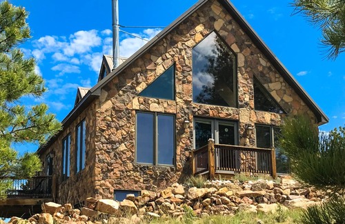 Florissant House | House ∙ 3 bedrooms ∙ 14 guests