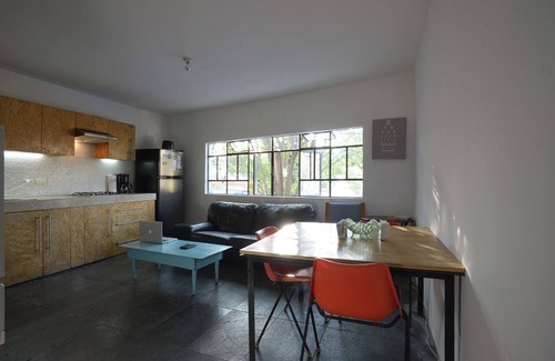 Venustiano Carranza House | House 3 levels CDMX, very bright, 7prs, ideal for groups.