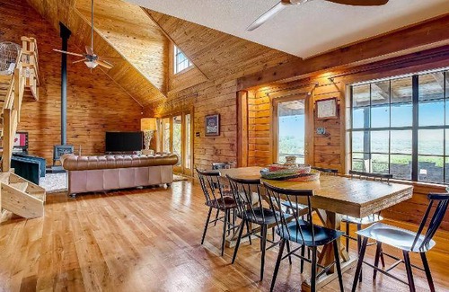 Travis Settlement House | House ∙ 4 bedrooms ∙ 8 guests