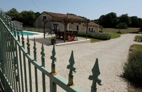 Maire-Levescault House | House ∙ 4 bedrooms ∙ 9 guests