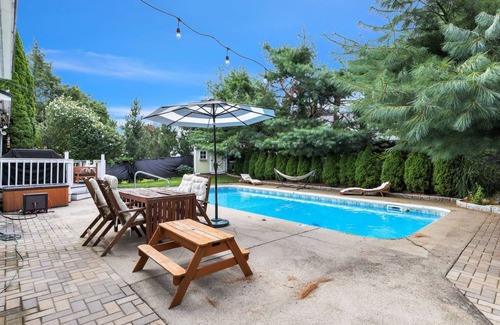 North Providence House | House ∙ 4 bedrooms ∙ 8 guests