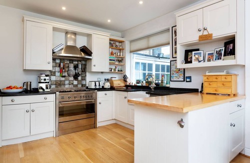Kew House | House ∙ 4 bedrooms ∙ 7 guests