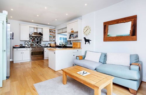 Kew House | House ∙ 4 bedrooms ∙ 7 guests