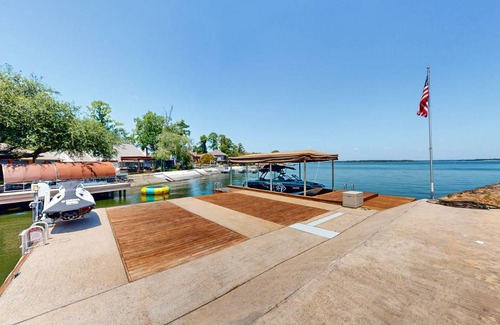 Walden on Lake Conroe House | House ∙ 4 bedrooms ∙ 15 guests