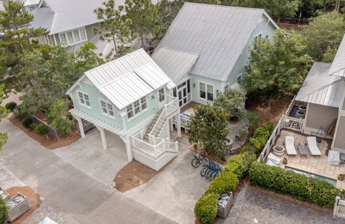 Watercolor House | House ∙ 5 bedrooms ∙ 12 guests