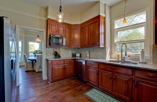 Madison House | House 5 Bedroom-5 king beds/4.5 Baths, PET FRIENDLY, POOL During Summer*