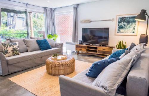 Mollymook House | House ∙ 5 bedrooms ∙ 12 guests