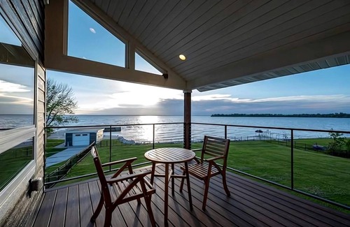 Green Bay House | House ∙ 5 bedrooms ∙ 14 guests