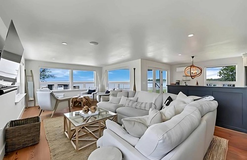 Green Bay House | House ∙ 5 bedrooms ∙ 14 guests