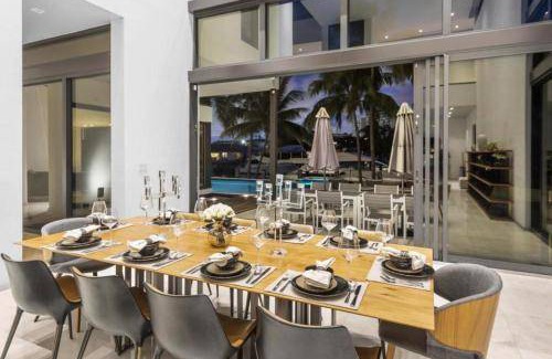 Hallandale Beach House | House ∙ 6 bedrooms ∙ 14 guests