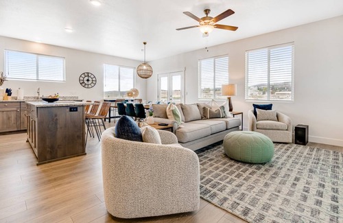 Sweetwater House | House ∙ 6 bedrooms ∙ 23 guests