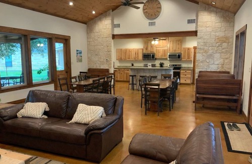 Concan House | House ∙ 7 bedrooms ∙ 32 guests