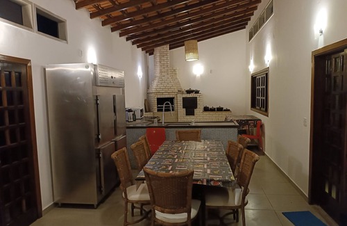 Balneario Mogiano House | House 7 SUITES w/air 150 m from the beach - Cond. closed - Lit. N./SP