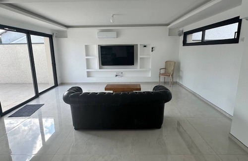 Satolas-et-Bonce Apartment | House 70 with 8 bedrooms lechaffardcom