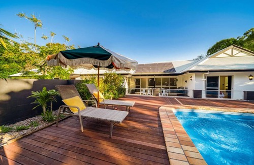 Ninderry House | House ∙ 8 bedrooms ∙ 25 guests