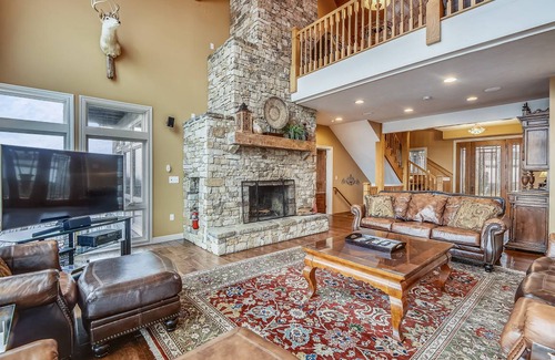Mountainside House | House ∙ 8 bedrooms ∙ 24 guests
