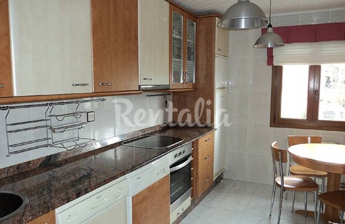 Guarnizo House | House 9 km from Santander and 6 km from Cabárceno: Casa Los Mozos