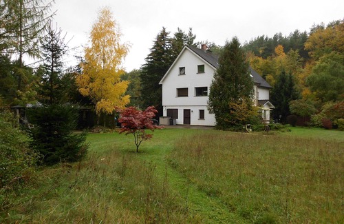 Leuenberg Apartment | House at mid-lake via Tiefensee