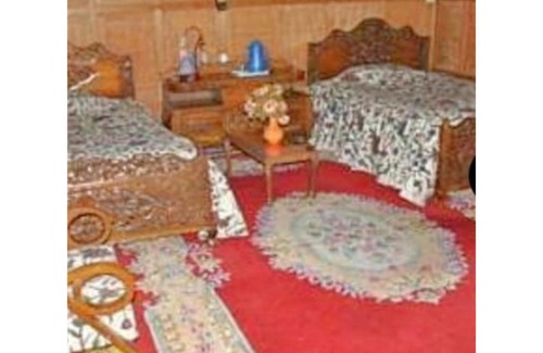 Dal Lake Boat Rental | House Boat Garden Of Eden, Dal Lake