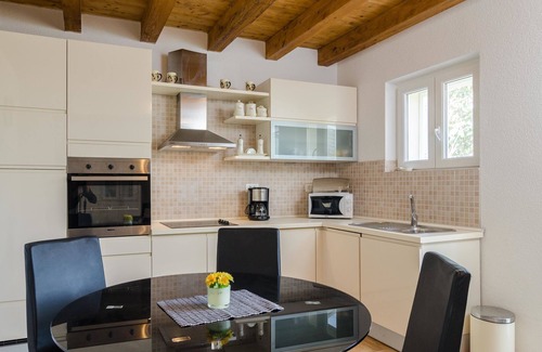 Viganj House | House Bosa (32935-K1) - Viganj