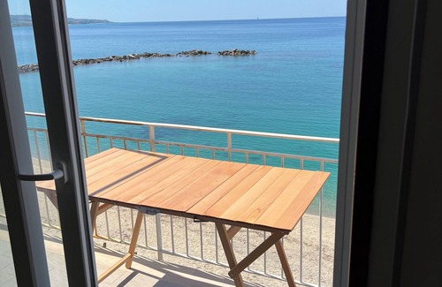 Vibo Marina House | House by the sea