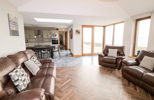 Maghery House | HOUSE CROHY HEAD, pet friendly in Dungloe, County Donegal