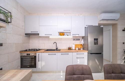 Praznica House | House Diana