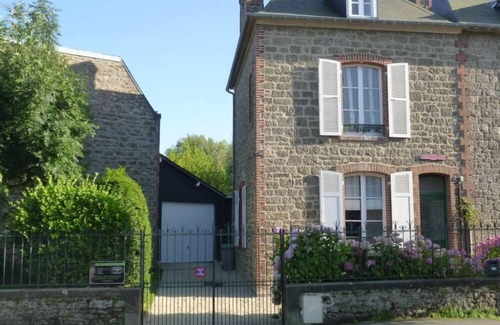 Dinard House | House Dinard, ideally located close to Saint Enogat beach. Wifi. Parking