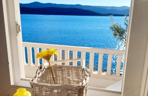 Klek House | House directly by the sea