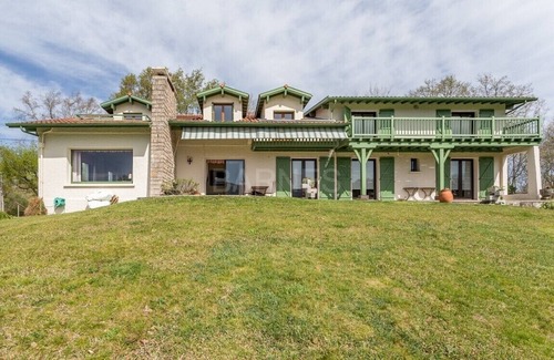 Urrugne Villa | House, exceptional environment, 7 bedrooms, Urrugne, 7 mn from st Jean de Luz