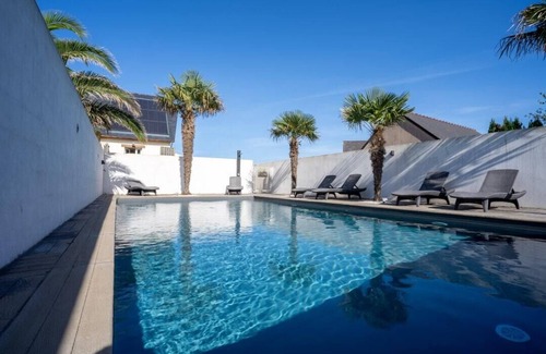 Vierville-sur-Mer House | House facing the sea, with swimming pool and SPAnOMAHA GITES