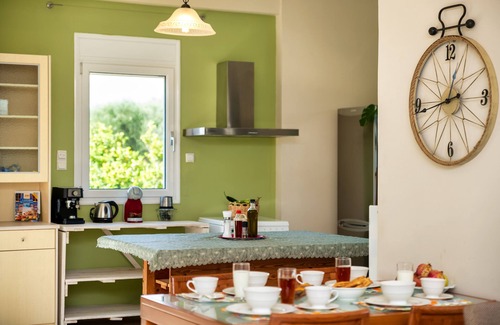 Piperitsa House | House for nomads or families in the countryside