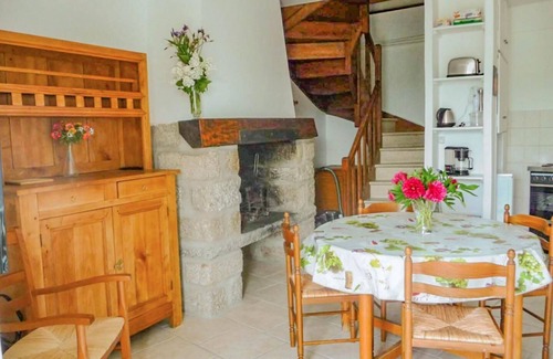 Le Bacon House | House