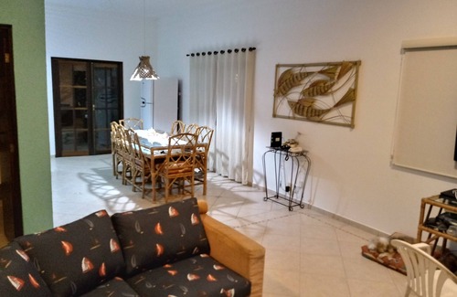 Jardim Capricornio House | House in Caraguatatuba, 150m from the beach, swimming pool, cable TV, wi-fi, 24-hour security!