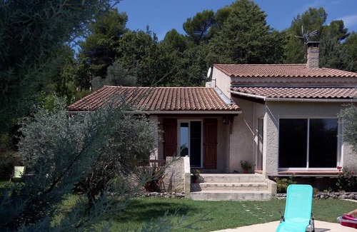Pierrevert House | HOUSE IN PROVENCE WITH SWIMMING POOL ' LA GRENOUILLE BLEUE '