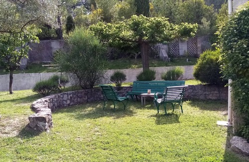 Pierrevert House | HOUSE IN PROVENCE WITH SWIMMING POOL ' LA GRENOUILLE BLEUE '