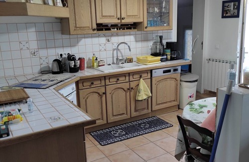 Besse-sur-Issole Villa | House in quiet subdivision, with swimming pool.