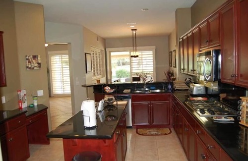 Rancho Mirage House | House in Rancho Mirage County Club with private saltwater pool and spa