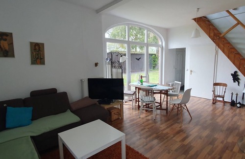 Dahlem House | House in the country