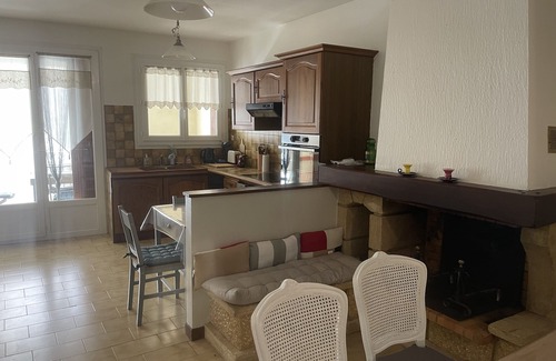Montagnac House | House in the heart of the village