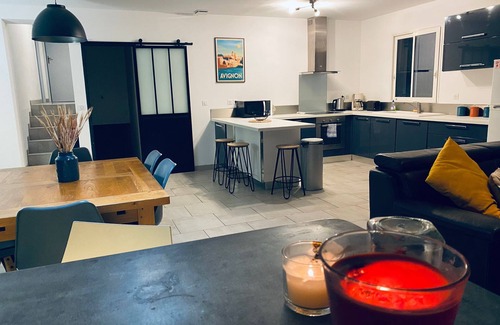 Aramon House | House in the hills above Aramon