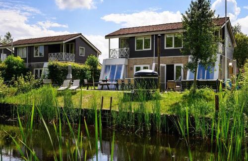 Vlagtwedde House | House in Vlagtwedde with Sauna and Hot Tub, cleaning included