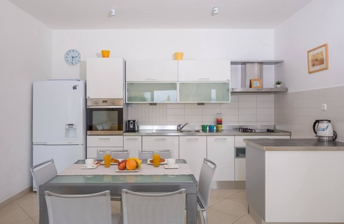 Pisak House | House Karlo (47631-K1) - Pisak