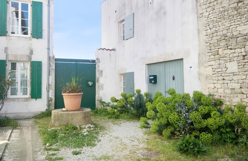Sainte-Marie-de-Re Apartment | House MARCEANE with terace