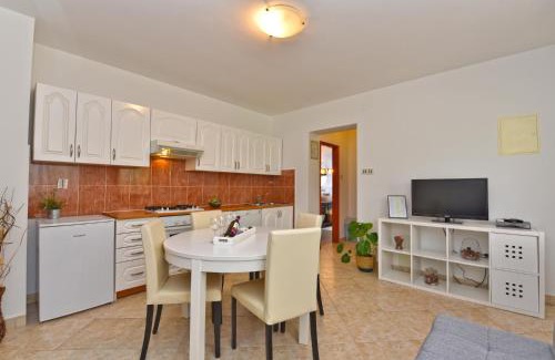 Tinjan House | House Marica 1887