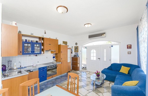Cove Donja Krusica (Donje selo) House | House Mladen (44771-K1) - Grohote